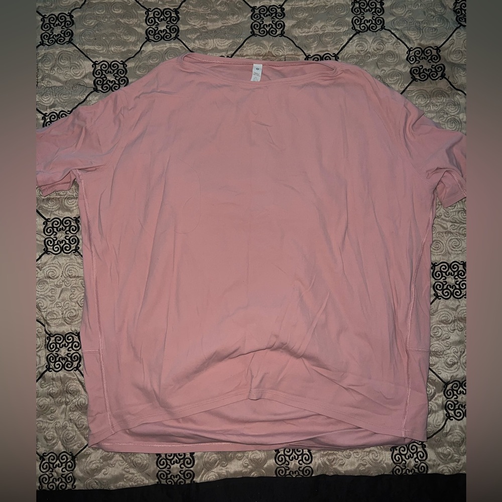 Lululemon pink t-shirt